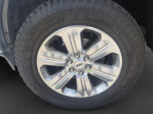 Used 2019 Ford F150 XLT w/ Equipment Group 302A Luxury AWD/4WD image 9