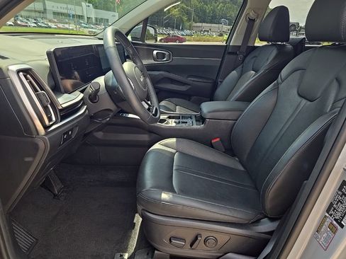 Used 2025 Kia Sorento EX FWD image 15