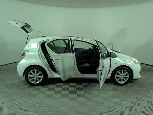 Used 2013 Toyota Prius C Three FWD image 9