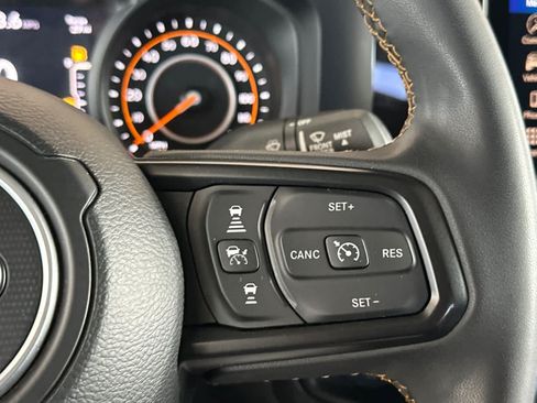 Used 2024 Jeep Gladiator Sport AWD/4WD image 26