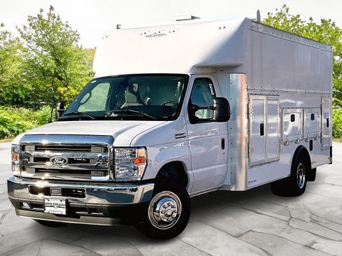 New 2026 Ford E-450 and Econoline 450 Super Duty w/ Power Equipment Group image 2