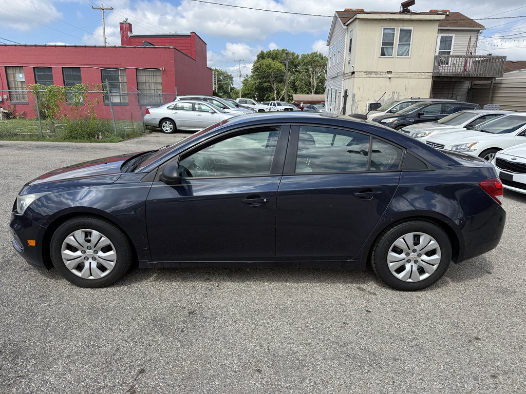 Used 2015 Chevrolet Cruze LS FWD image 3