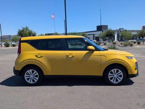 Used 2020 Kia Soul LX FWD image 6