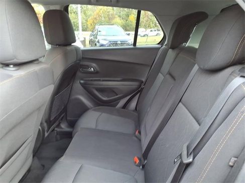 Used 2019 Chevrolet Trax LT image 6