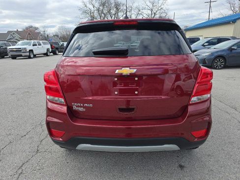 Used 2022 Chevrolet Trax LT w/ LT Convenience Package image 7