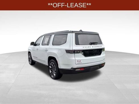Used 2022 Jeep Grand Wagoneer Series III w/ Flexible Seating Group AWD/4WD image 5