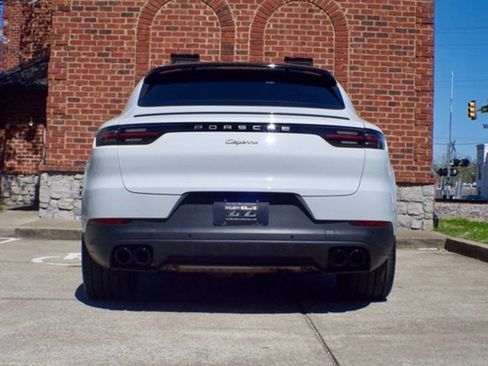 Used 2023 Porsche Cayenne Platinum Edition image 6