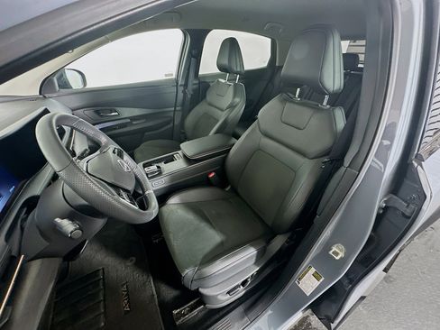 Used 2025 Nissan Ariya FWD image 13