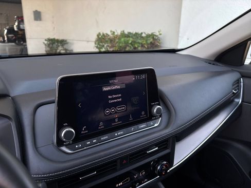 Used 2025 Nissan Rogue SV FWD image 20