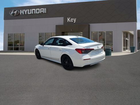 Used 2023 Honda Civic Sport image 5