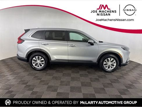 Used 2025 Honda CR-V LX image 4