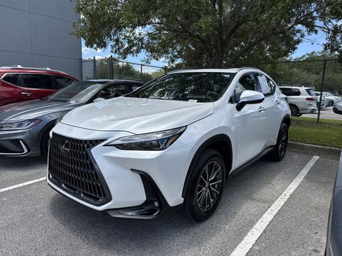 Certified 2025 Lexus NX 250 FWD w/ Towing Package (2000 Lbs) image 4