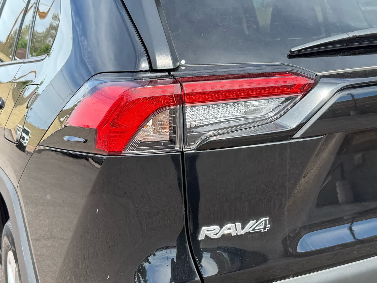 Used 2025 Toyota RAV4 LE AWD/4WD image 20