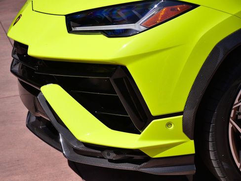 Used 2024 Lamborghini Urus Performante AWD/4WD image 12