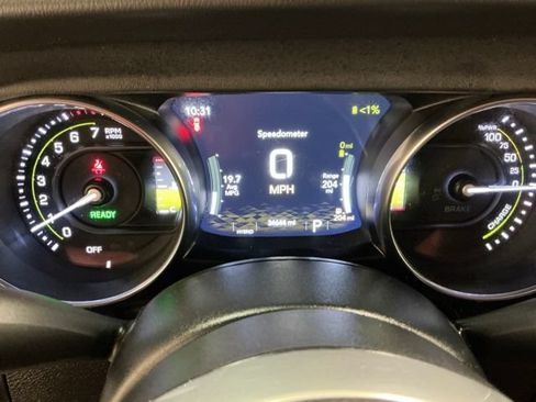 Used 2022 Jeep Wrangler Unlimited Sahara w/ Cold Weather Group AWD/4WD image 33