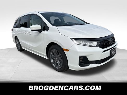 Used 2026 Honda Odyssey Touring image 10