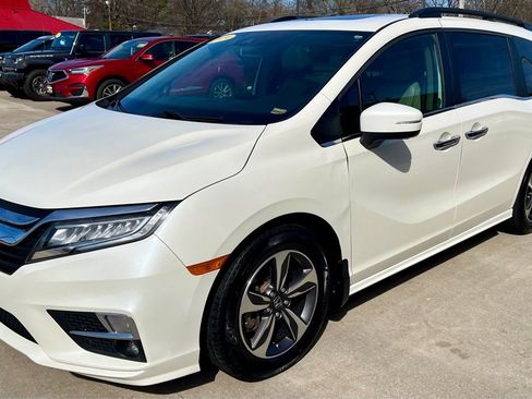 Used 2019 Honda Odyssey Touring image 3