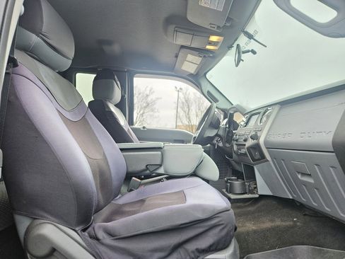 Used 2012 Ford F250 XLT w/ FX4 Off Road Pkg image 9