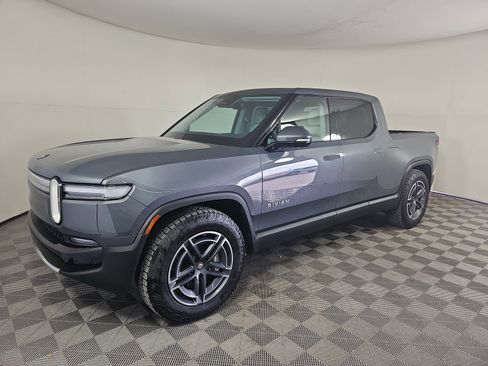 Used 2025 Rivian R1T Adventure image 1