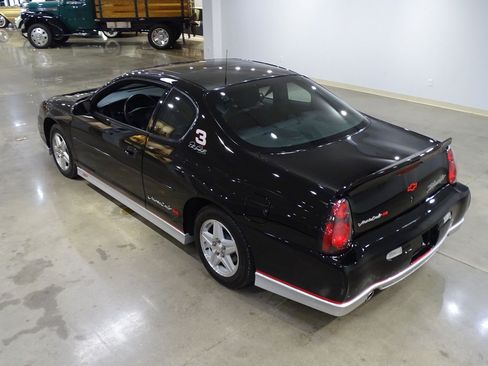 Used 2002 Chevrolet Monte Carlo SS w/ Pace Car Replica Pkg FWD image 8