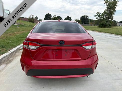 Used 2021 Toyota Corolla LE FWD image 6