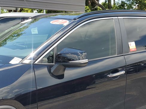 Used 2021 Toyota RAV4 Limited FWD image 5