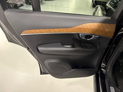 Certified 2023 Volvo XC90 B6 Plus AWD/4WD image 21