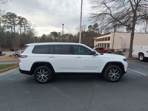 New 2025 Jeep Grand Cherokee L Limited w/ Luxury Tech Group II AWD/4WD image 6