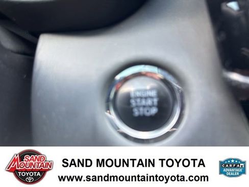Used 2023 Toyota Highlander XSE FWD image 18