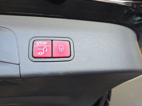 Used 2024 Mercedes-Benz GLS 450 4MATIC image 17