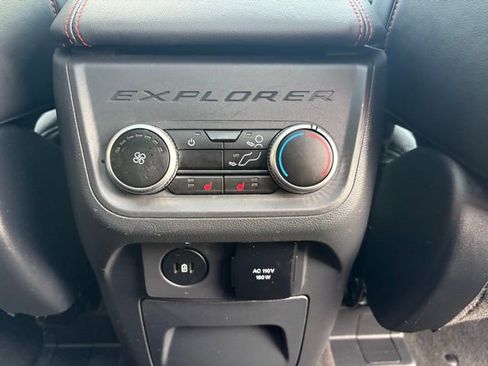 Used 2025 Ford Explorer ST image 34