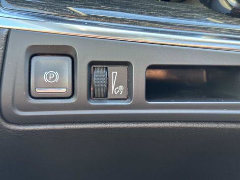 Used 2020 Cadillac XT5 Premium Luxury image 23