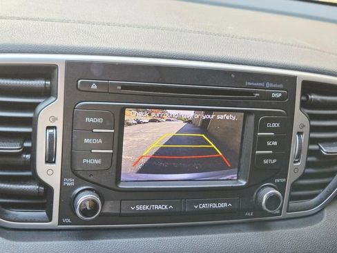 Used 2019 Kia Sportage LX image 24