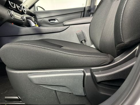 Used 2025 Nissan Sentra SV image 20