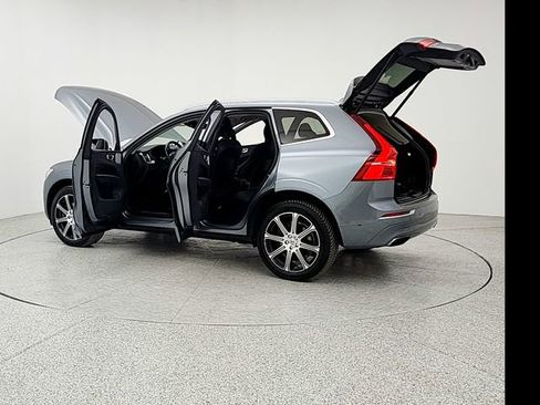 Used 2018 Volvo XC60 T6 Inscription w/ Luxury Seat Package image 12