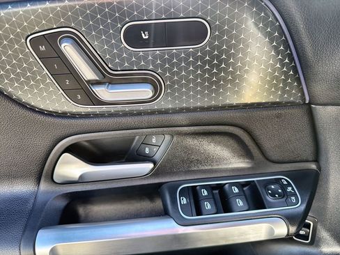 Used 2024 Mercedes-Benz GLB 250 4MATIC w/ Driver Assistance Package image 15