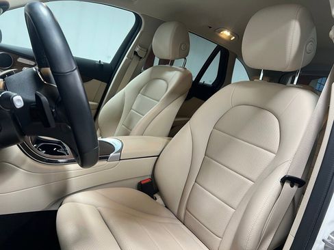 Used 2022 Mercedes-Benz GLC 300 4MATIC image 22