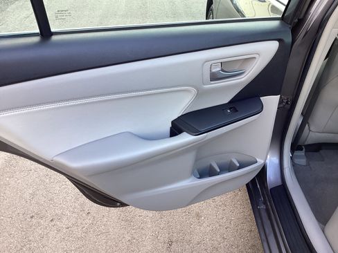 Certified 2016 Toyota Camry XLE image 18