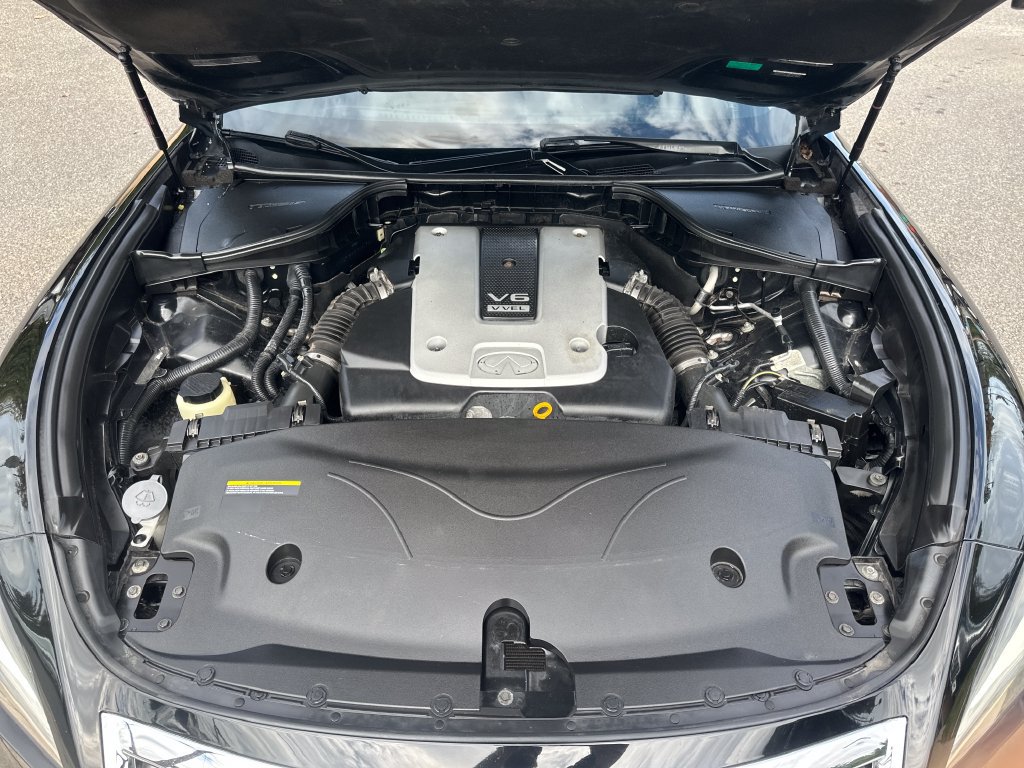 Used 2015 INFINITI Q70 3.7 RWD image 12
