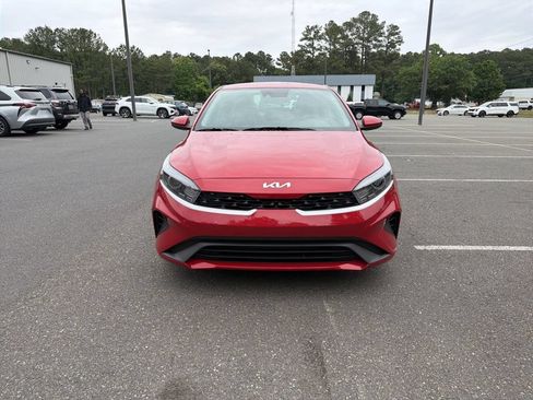 Certified 2024 Kia Forte LXS FWD image 3