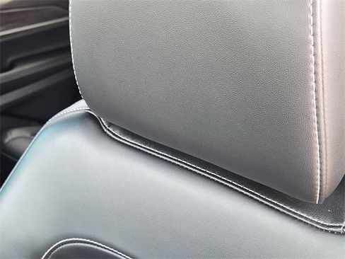 Used 2024 Jeep Grand Cherokee L Limited w/ Luxury Tech Group II image 16