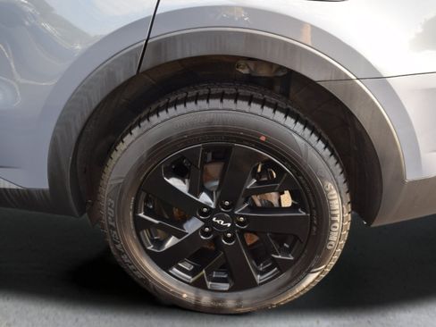 Used 2022 Kia Sorento S w/ Panoramic Sunroof Package AWD/4WD image 6