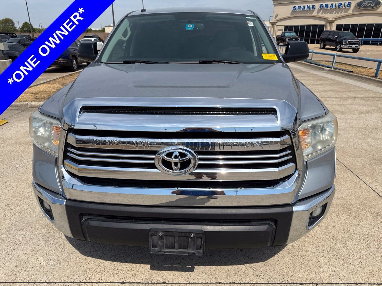 Used 2016 Toyota Tundra SR5 w/ SR5 Upgrade Package RWD image 2