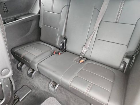 Used 2023 Chevrolet Traverse RS AWD/4WD image 36