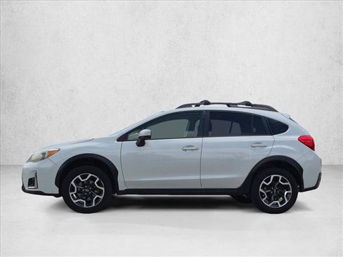 Used 2017 Subaru Crosstrek 2.0i Premium w/ Moonroof Package AWD/4WD image 9