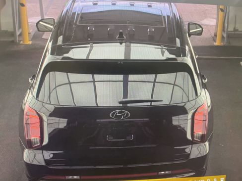 Used 2025 Hyundai Palisade Calligraphy image 5