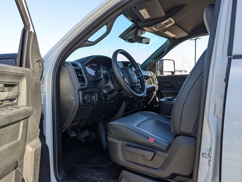 New 2026 RAM 5500 Tradesman w/ Chrome Appearance Group AWD/4WD image 31
