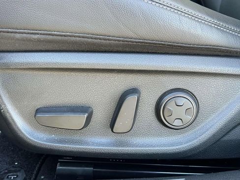 Used 2024 Genesis G70 2.5T image 18