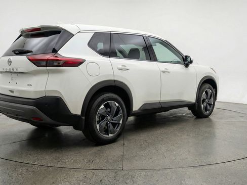 Used 2025 Nissan Rogue SV image 9