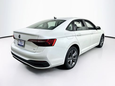 Used 2023 Volkswagen Jetta SE FWD image 5